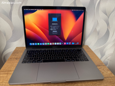 2017 MacBook Pro 13" 500 GB SSD, Magyar billentyűzet