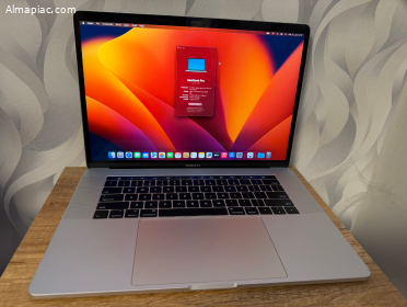 2017 MacBook Pro 15" Touch Bar, i7, 500 GB SSD, 16GB RAM, Radeon 4GB