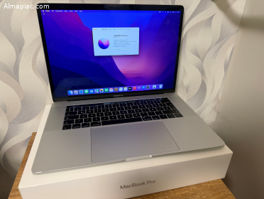 Eladó 2016 MacBook Pro 15" Touch Bar, 16GB RAM, i7, Magyar billentyű
