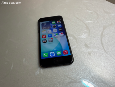 iPhone SE 2020 64GB, Korrekt Áron